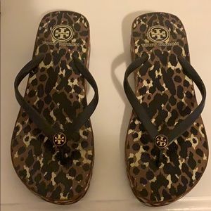 Tory Burch leopard sandals size 7 - like NEW